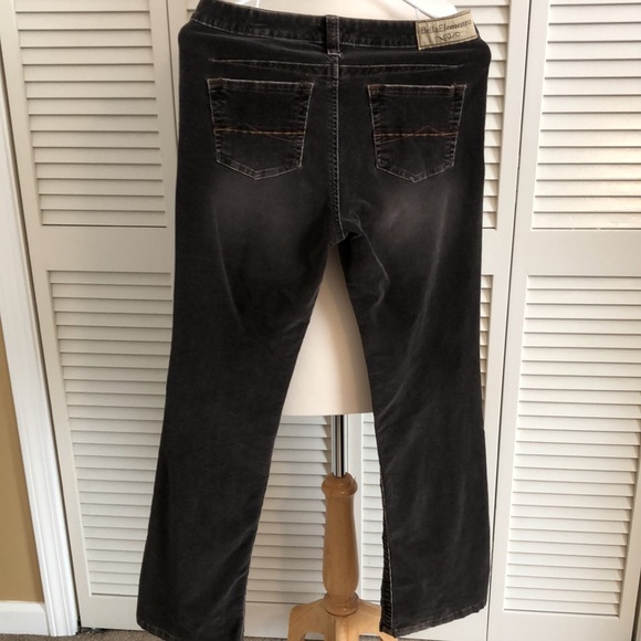 Brown corduroy pants slight distressed size 6 - Picture 2 of 3
